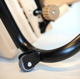 Tuolissa on siistoa varten py&ouml;r&auml;t